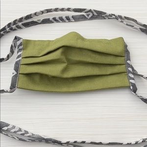 $$~😷 New green mask with fabric ties